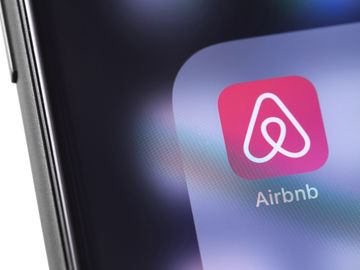  alt="Airbnb ends 2021 with 25% revenue growth over 2019"  title="Airbnb ends 2021 with 25% revenue growth over 2019" 